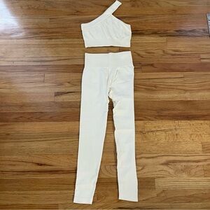 2-piece workout set off shoulder crop top with leggings